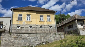 Rodinný dom s veľkým pozemkom v obci Chrťany - 3