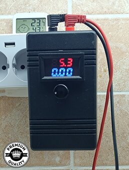 Adaptér  nastaviteľný : 230 V - 3 - 15 V - 5 A - 3