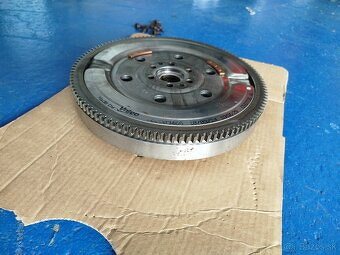 Dvojhmotný zotrvačník + prítlačný tanier zn. Valeo - 3