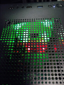 skrinka s presklenou bočnicou Evolve M4 - 3