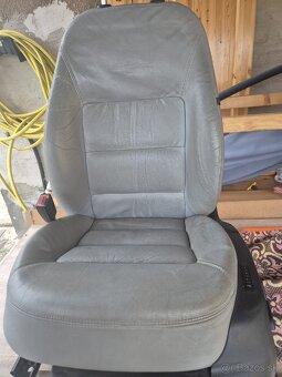 Predám sedačky škoda octávia 2 - 3