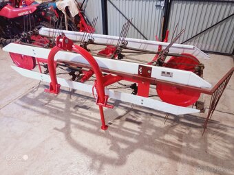 Pásová hrabačka sena obracačka - 3