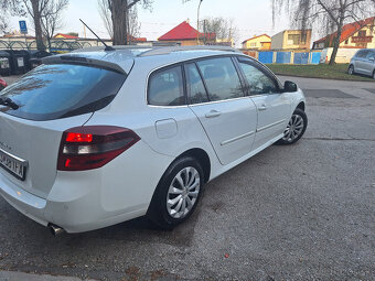 Renault Laguna  Grandtour 3 facelift - 3