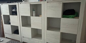 Detská izba s posteľou a stolom - 3