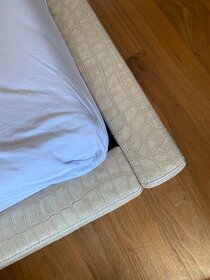 Krásna posteľ vrátane matraca z kvalitného materiálu - 3