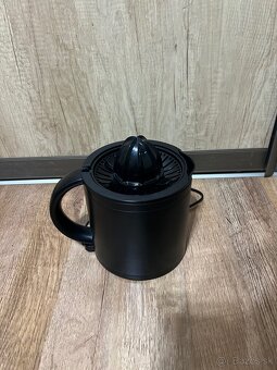 Predám elektrický odšťavovač na citrusy - 3