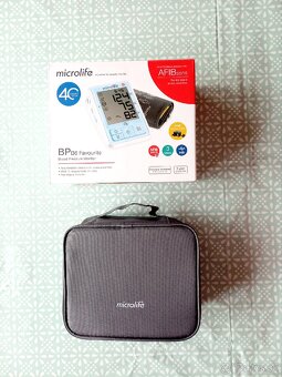 Tlakomer Microlife BP B6 Favourite na ruku - 3