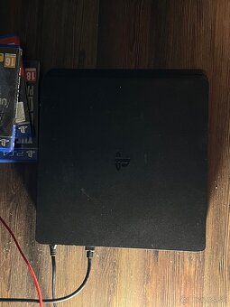 Playstation 4 Slim - 3