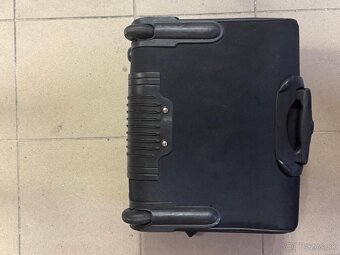 Kompaktný Samsonite kufrík s kódovým zámkom – 35 × 40 × 20 c - 3