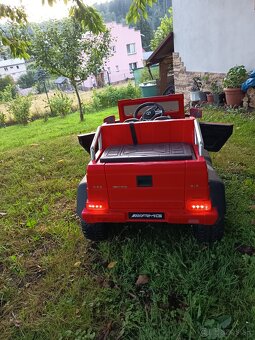 Elektrické autíčko Mercedes AMG 6x6 - 3