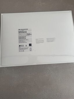 MacBook Air 13.6-inch 256GB - 3