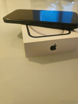Predam Apple IPhone 15 128gb čierny - 3
