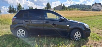 Kia Rio - 3