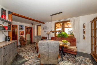 Zrekonštruovaný dom s bazénom a veľkým pozemkom | Podlipníky - 3