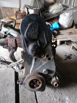 Motor 1,8b z Audi 100 - 3