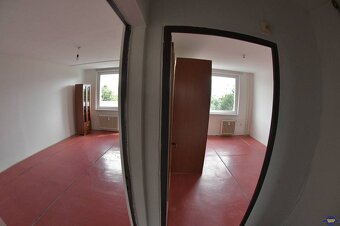 PREDAJ: 2 izbový byt s balkónom, Petržalka, Vilová ul.- BRAT - 3