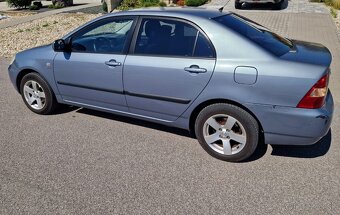 Toyota Corolla sedan - 3