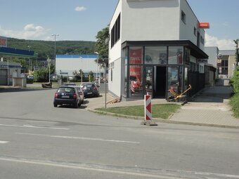LUKRATÍVNE OBCHODNÉ PRIESTORY V TOP LOKALITE - 3