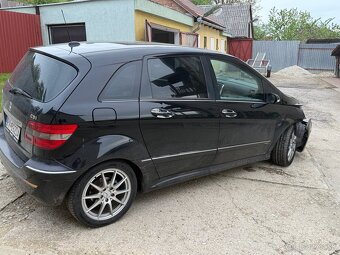 Predám Mercedes Benz B200 - 3