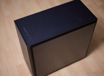 Predám skriňu NZXT H700 - 3