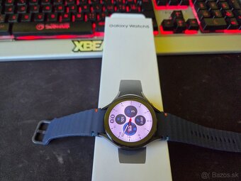 Samsung watch 5 44 lte čierne s dokupeným modrým remienkom č - 3