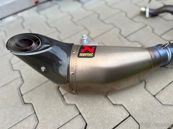 Akrapovic vyfukovy system - 3