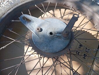 Predám kompletné kolesá na čz 125 T - 3