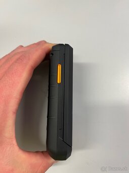 Caterpillar S22 Flip - 3