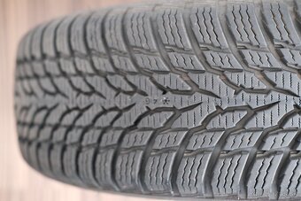 PREDÁM zimné pneumatiky Nokian WR Snowproof 185/60/15 - 3
