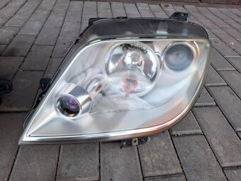 Predné reflektory Lancia Phedra - 3