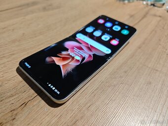 Samsung Galaxy Z Flip 128 GB Cream - 3