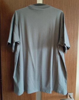 Versace tričko úplne nové, XL velkosť, pôvodná cena 130€, ro - 3