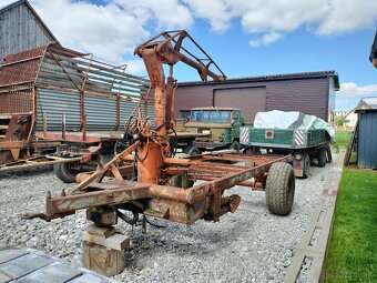 Podvozok s hydraulickou rukou - 3