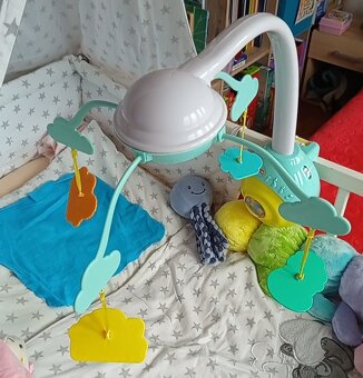 Kolotoč nad postieľku - 3