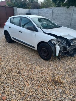 Rozpredám Renault Megane 1.6 16v 74kw 2011 - 3