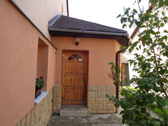 Predaj Kežmarok -Ľubica 2 generačný RD ,340 m 2 ,2 garáže ,p - 3
