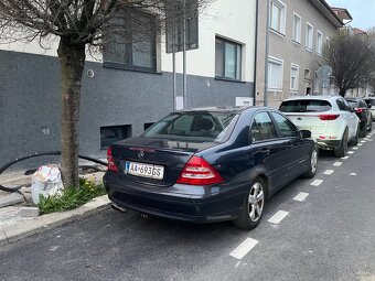 Mercedes-Benz c200 - 3