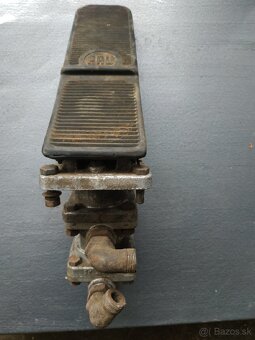 Dvojokruhový pedálový brzdič - 3