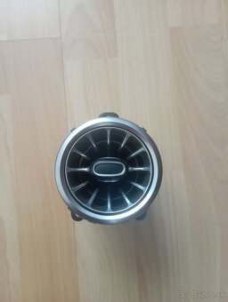 Ventilacii otvor na Mercedes Benz A200 W177 2019-2021 - 3