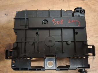 BSM modul – Peugeot 308 OEM 9675878480
OEM číslo: 967587848 - 3