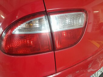 Zadné svetlá Seat Leon a kufrove pláto predam - 3