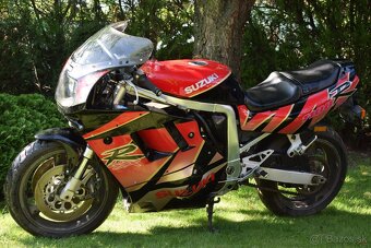 SUZUKI GSX-R 1100 - 3