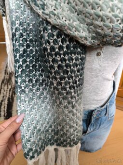 Pletený dámsky šál Guess - 3