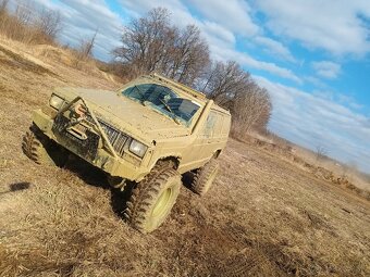 Jeep cherokee xj offroad - 3