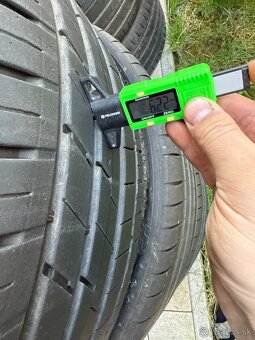 285/40 R21 Hankook - 3