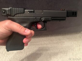 Vytunený 5palcový Glock 17 - 3