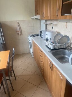 Ponúkame na predaj zrekonštruovaný 3-izbový byt s balkónom n - 3