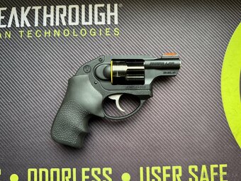 Predám Revolver RUGER LCR .22LR/.38 Špeciál - 3