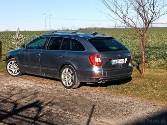 Škoda Superb combi 4x4 dsg - 3
