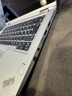 Lenovo ThinkPad Yoga 370 - 3